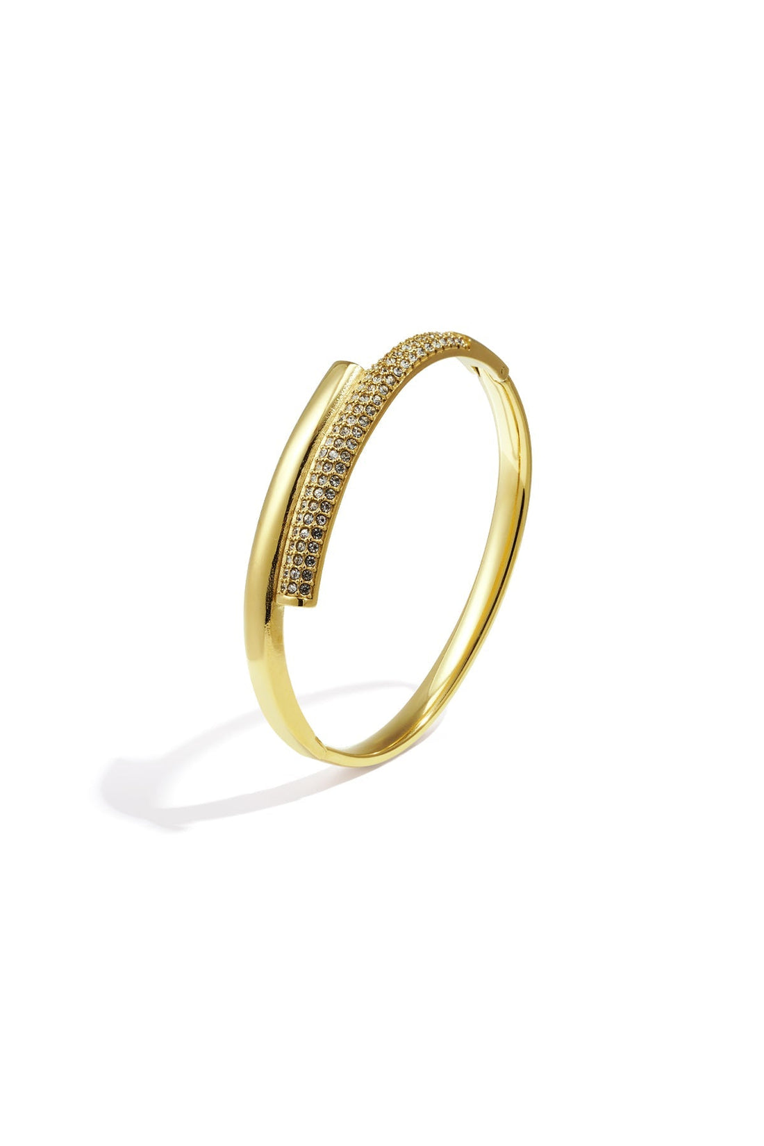 Minimalist Jewelry Trends That Never Go Out of Style - Corélune Jewellery