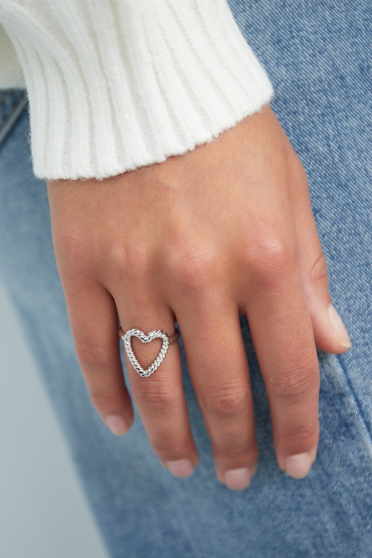 Elegant Minimalist Rings in Silver & Gold