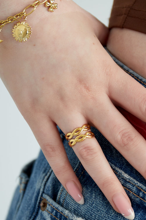 Elegant Statement Rings in Silver & Gold