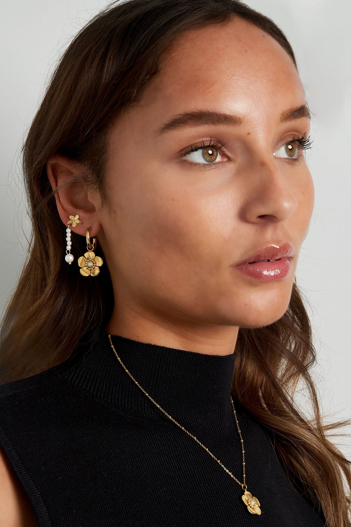 earring with cute flower pendant