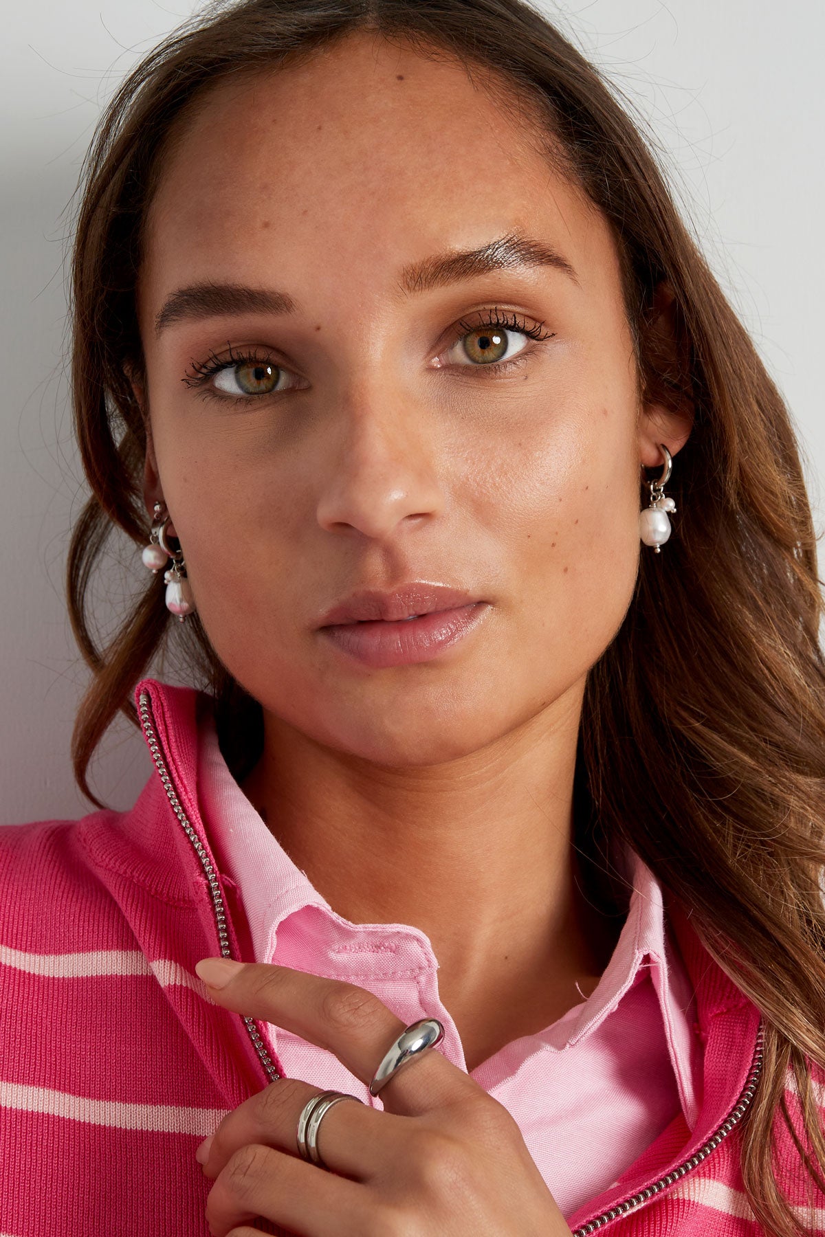 simple earring with large and small pearl