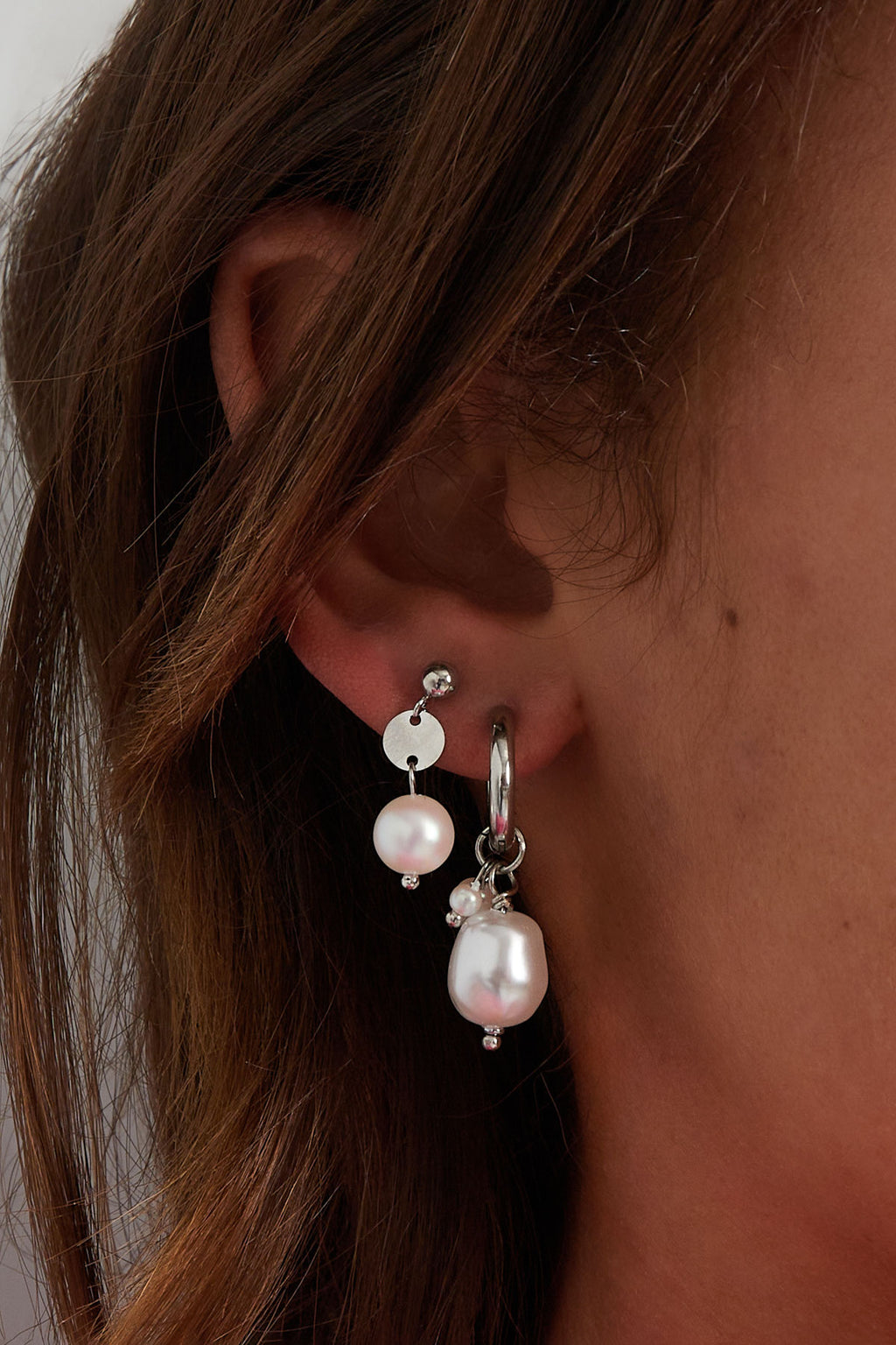 simple earring with large and small pearl
