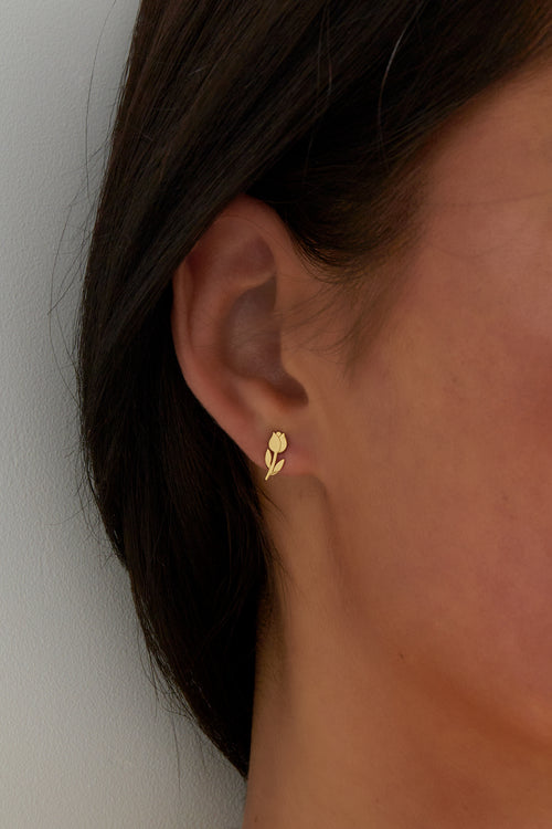 tulip stud earrings
