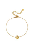 Bracelet with minimalist flower