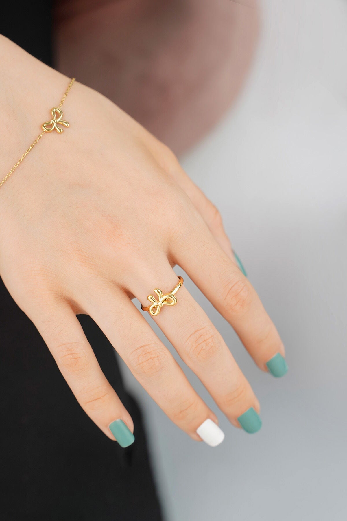 Elegant Minimalist Rings in Silver & Gold