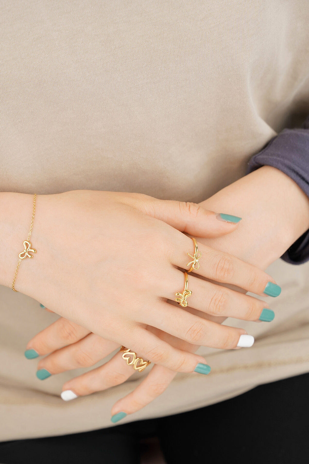 Elegant Minimalist Rings in Silver & Gold