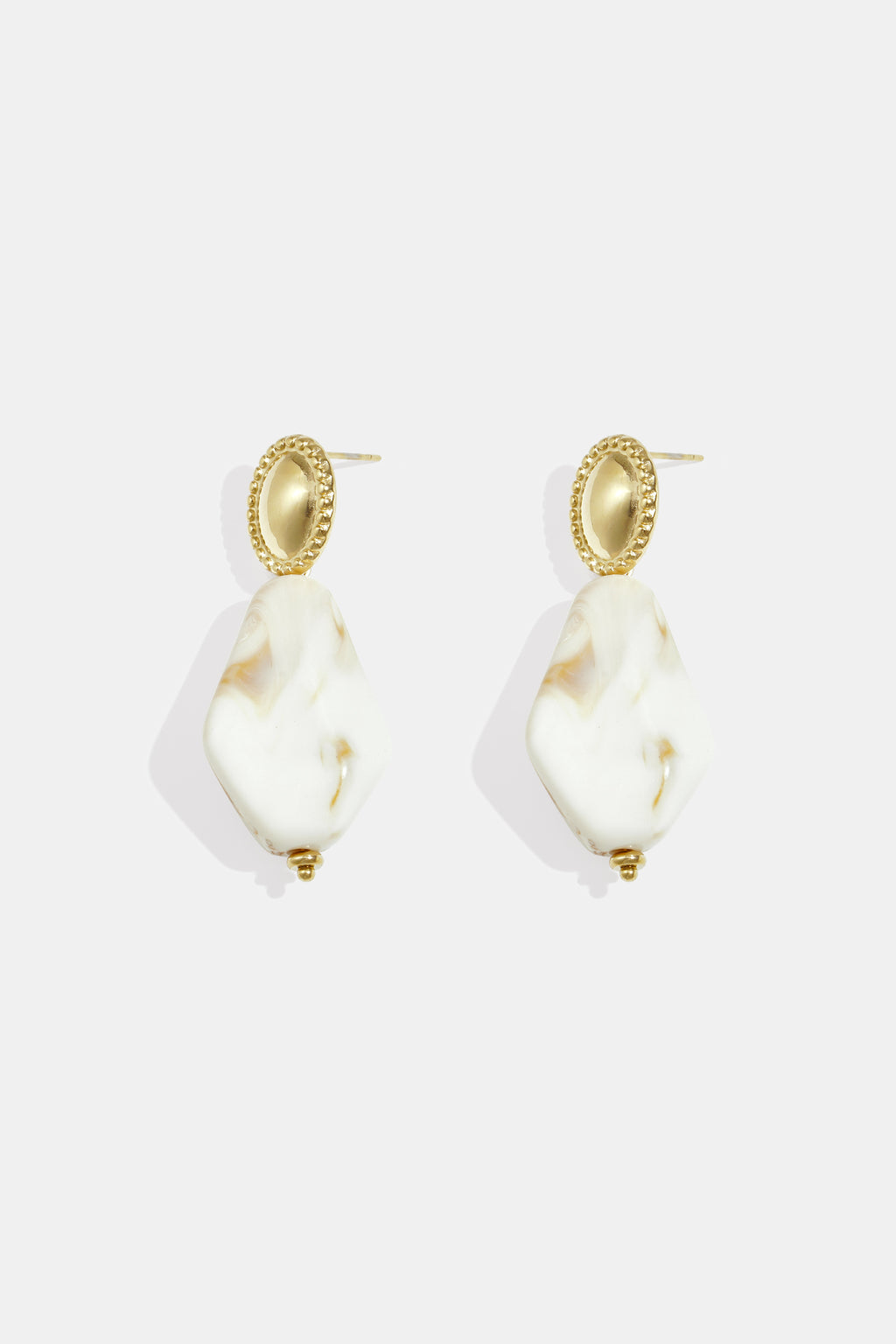 Earrings with natural stone look