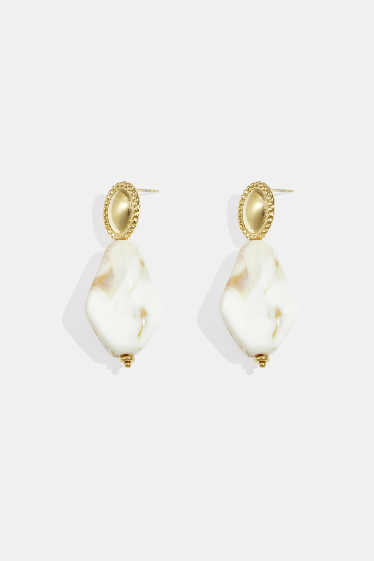 Earrings with natural stone look