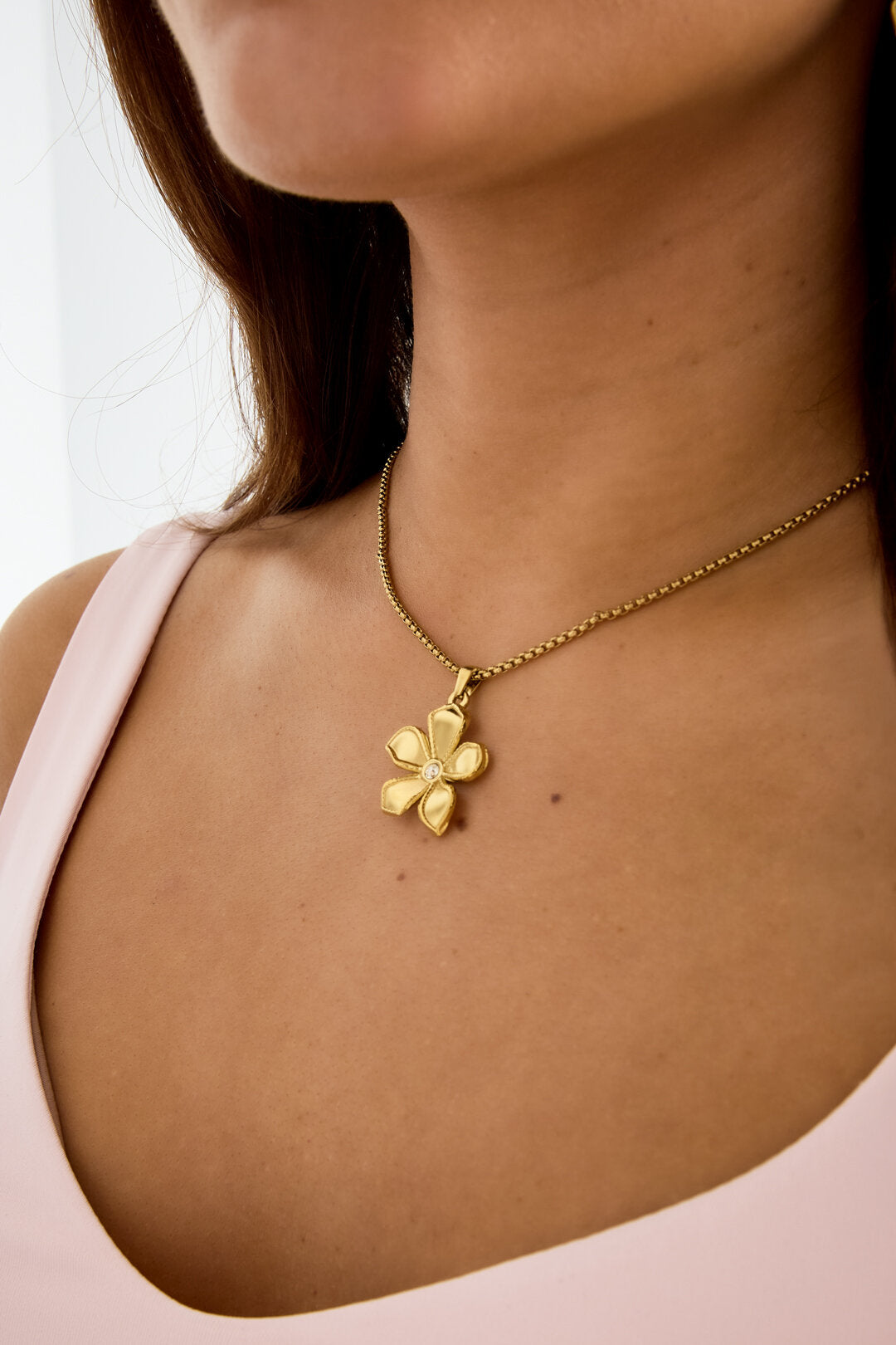 Elegant Gold-Color Flower Pendant Necklace for Everyday Wear