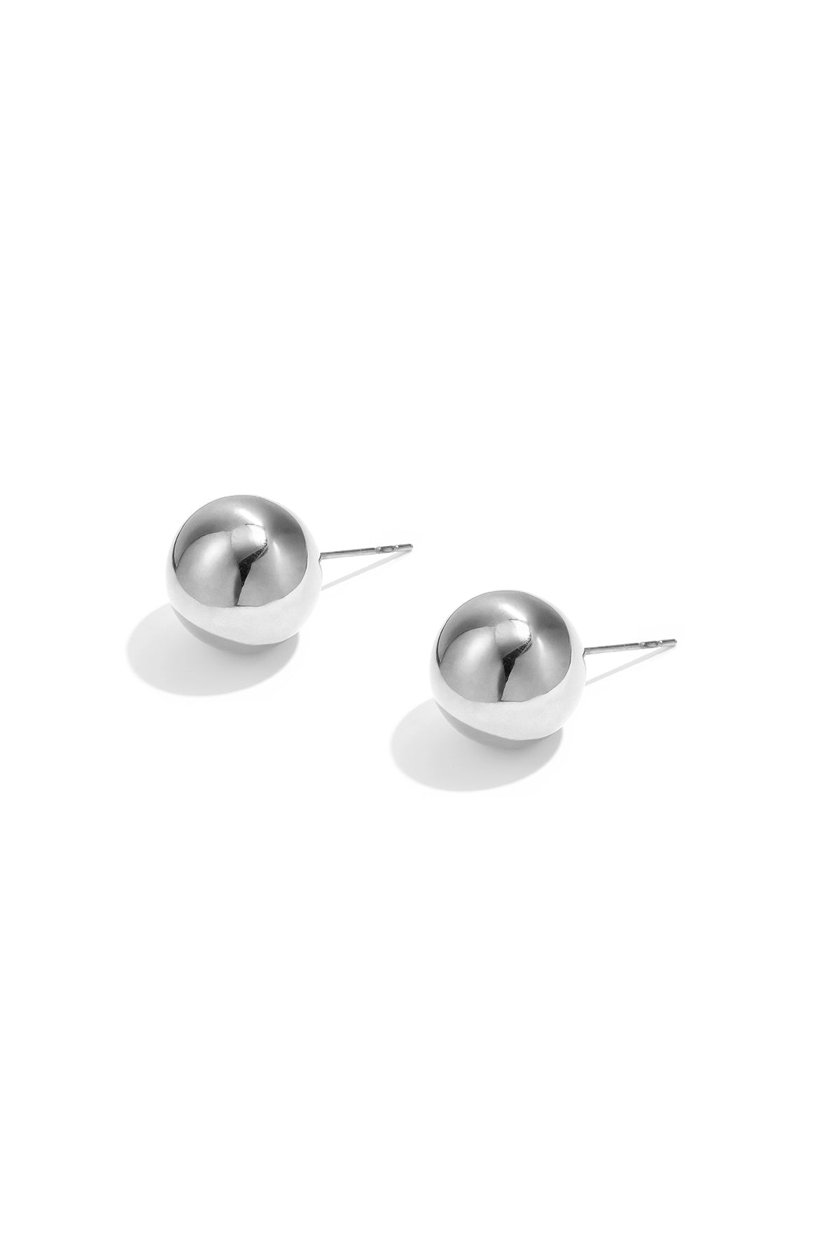 Striking spherical earrings