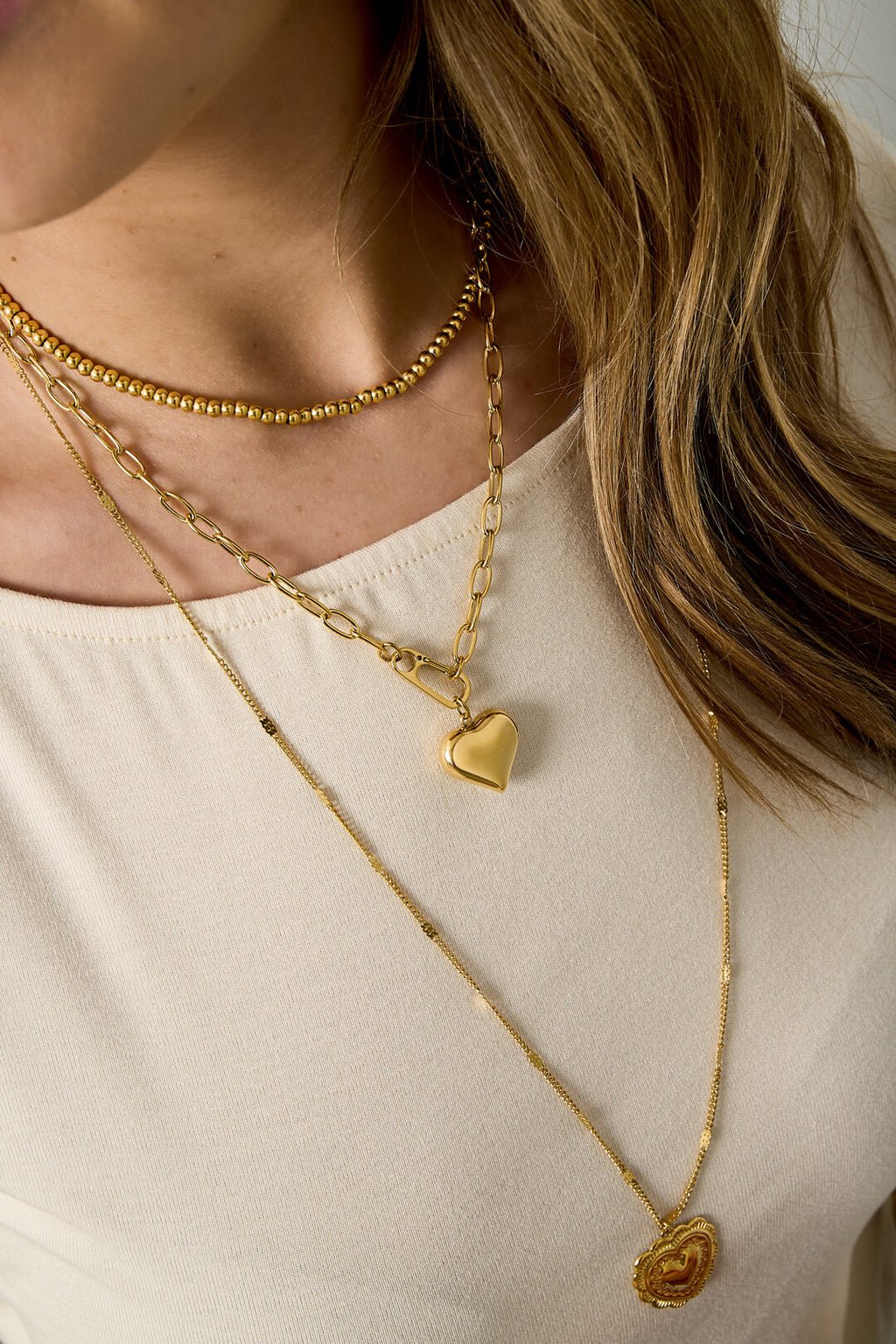 Elegant Heart Pendant Necklace - Timeless Silver & Gold