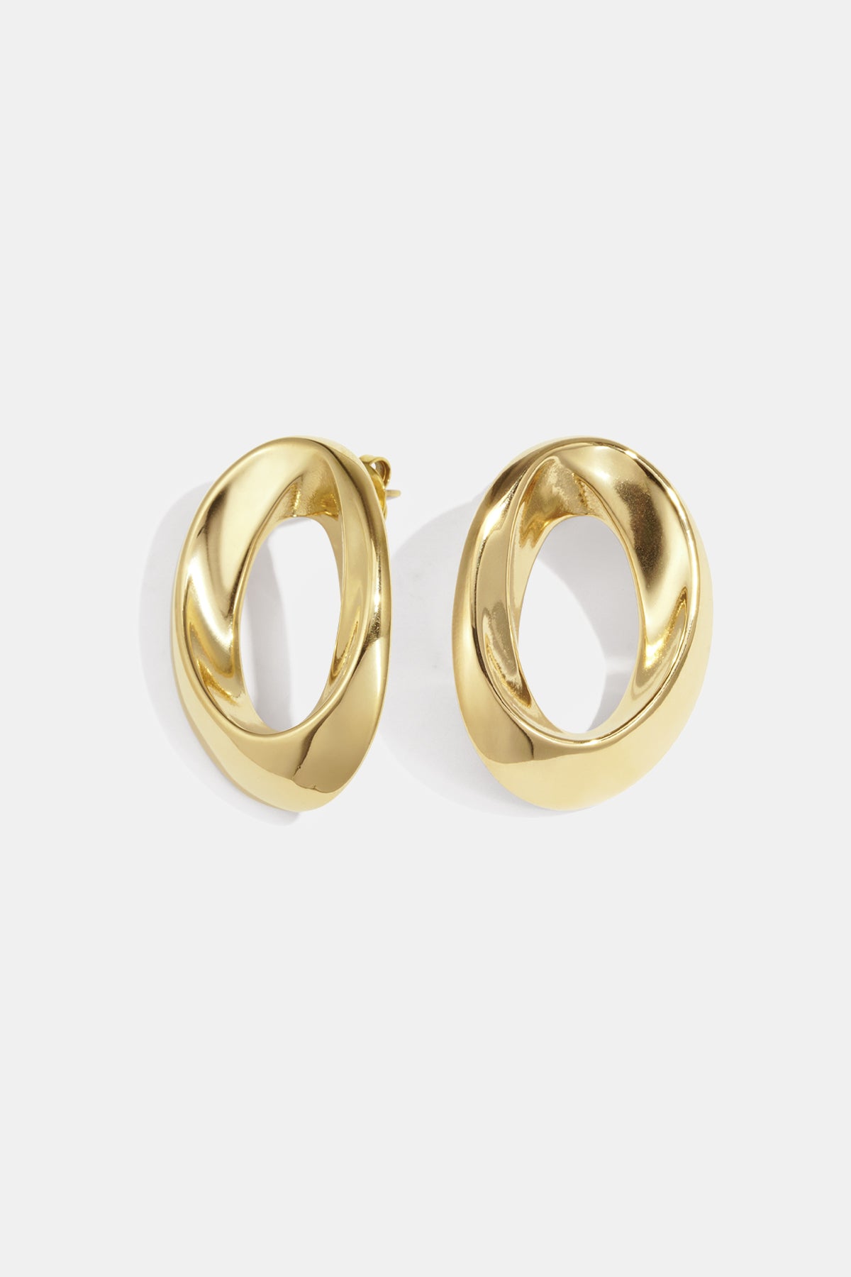 Circle Stud Earrings – Gold-Plated Steel