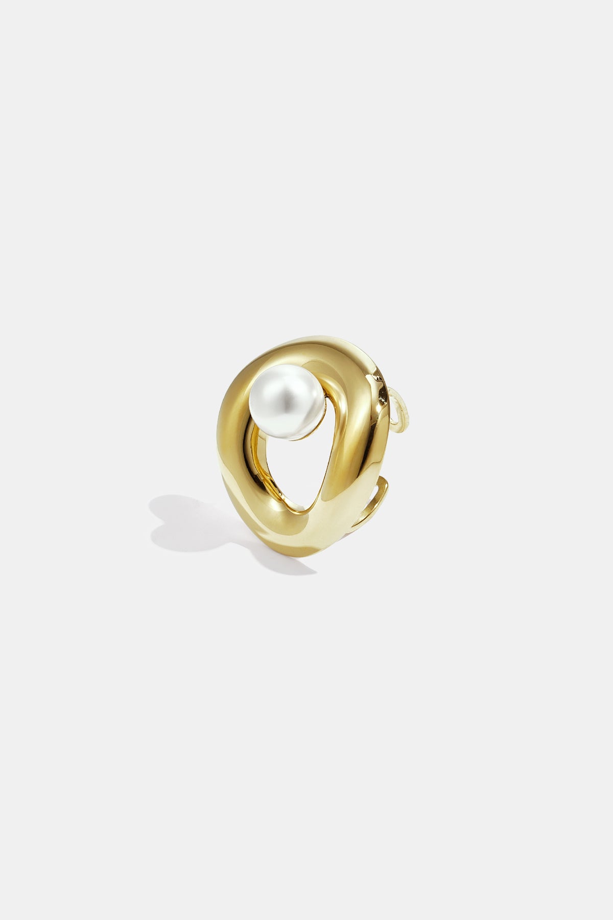 Circle Statement Ring – Gold-Plated Steel