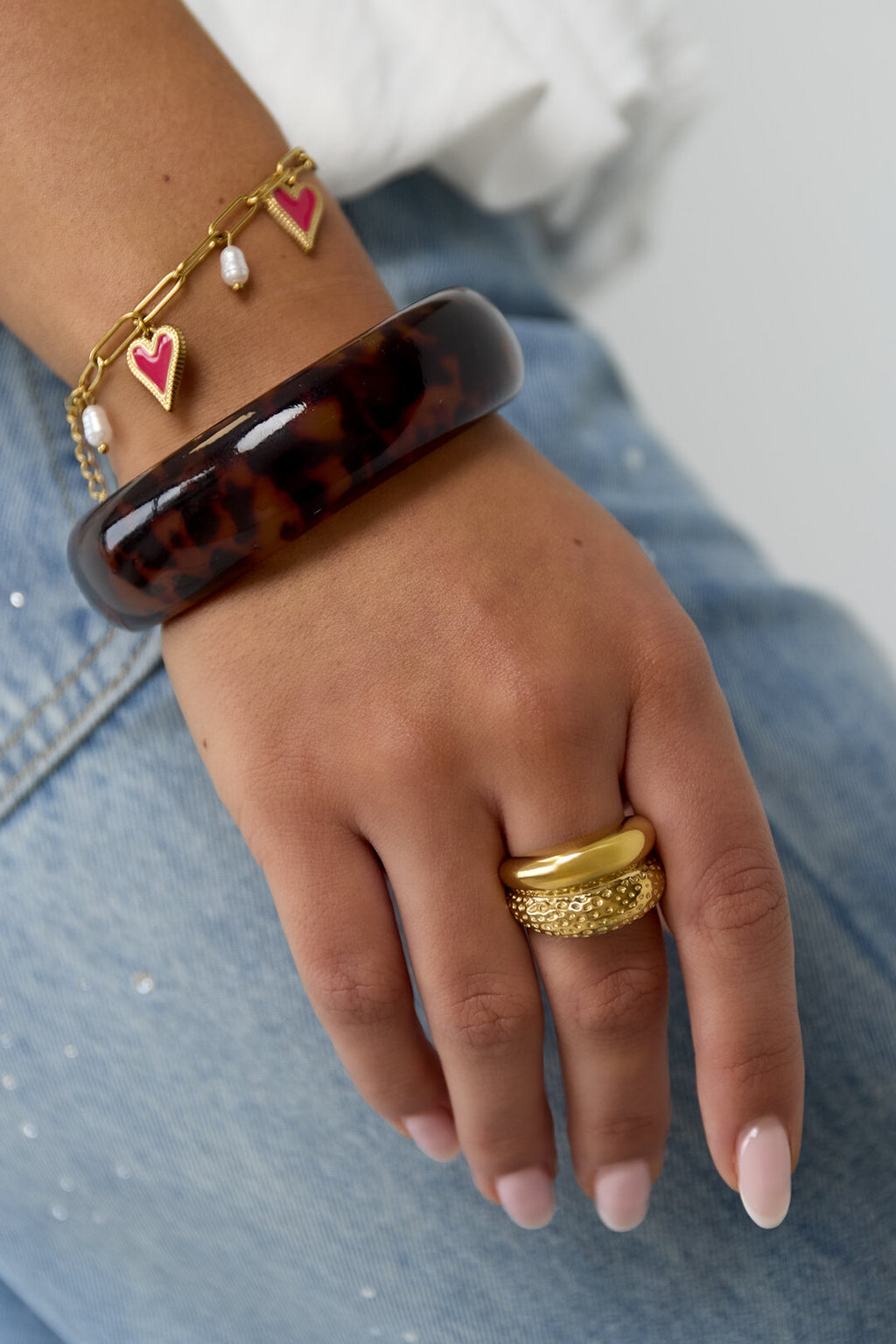 Elegant Retro Circle Statement Ring - Adjustable Fit
