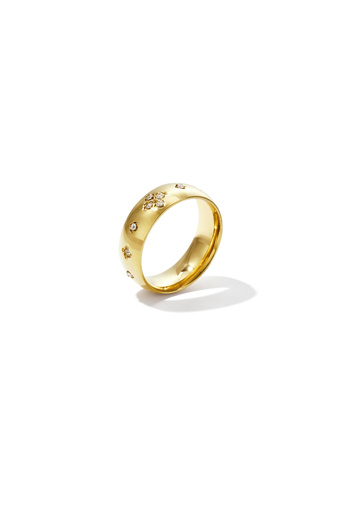Ring with stones in clover pattern
