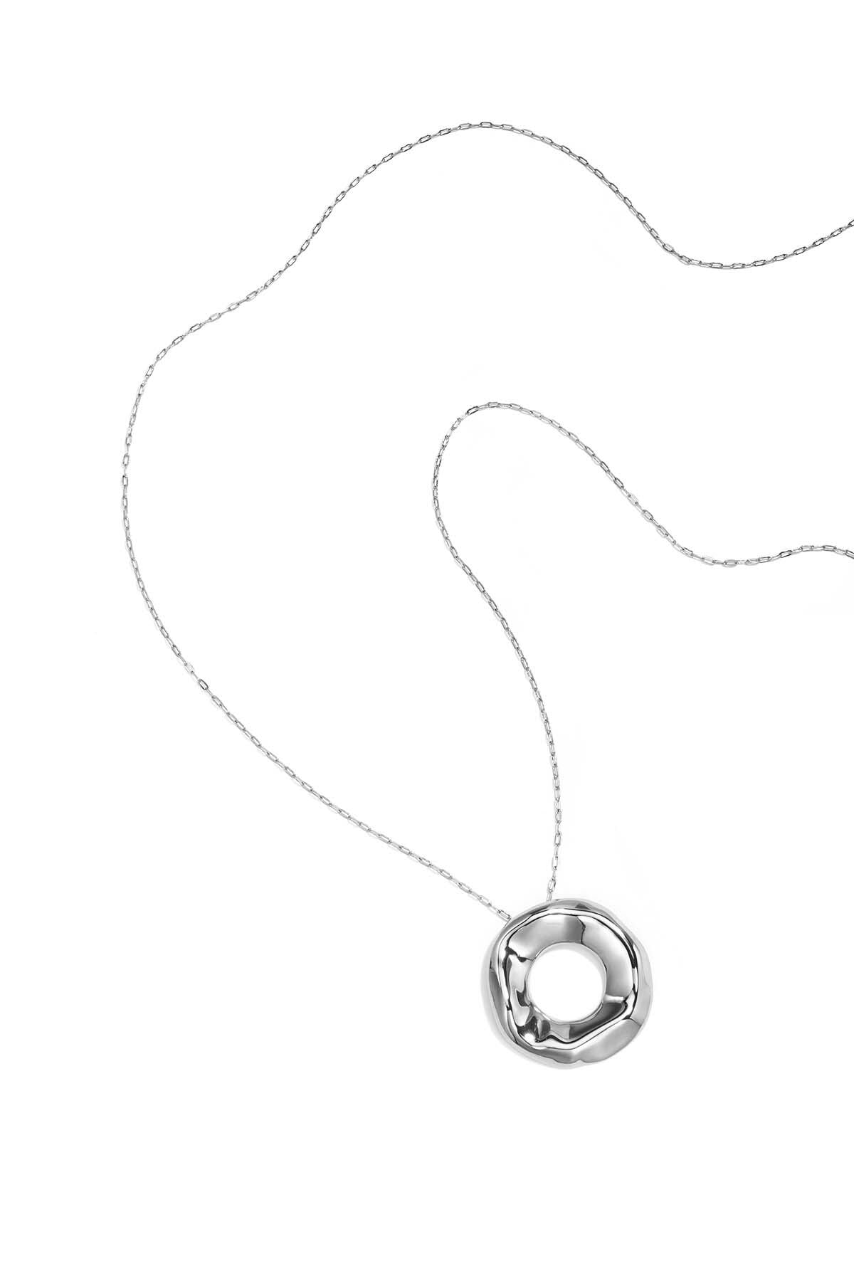 Elegant Long Necklace in Silver and Gold for All Occasions